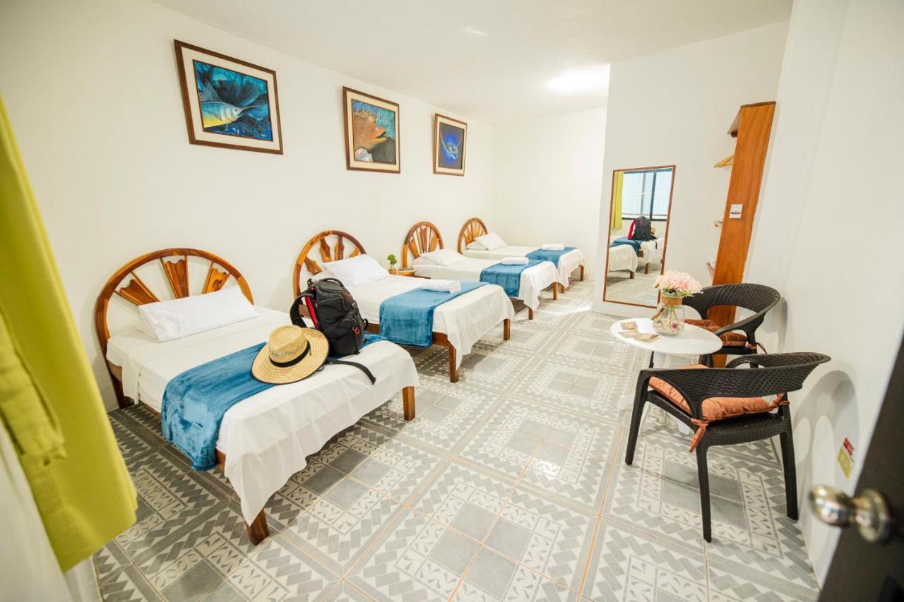 Hostal Gardner Galapagos Puerto Ayora  Exteriör bild