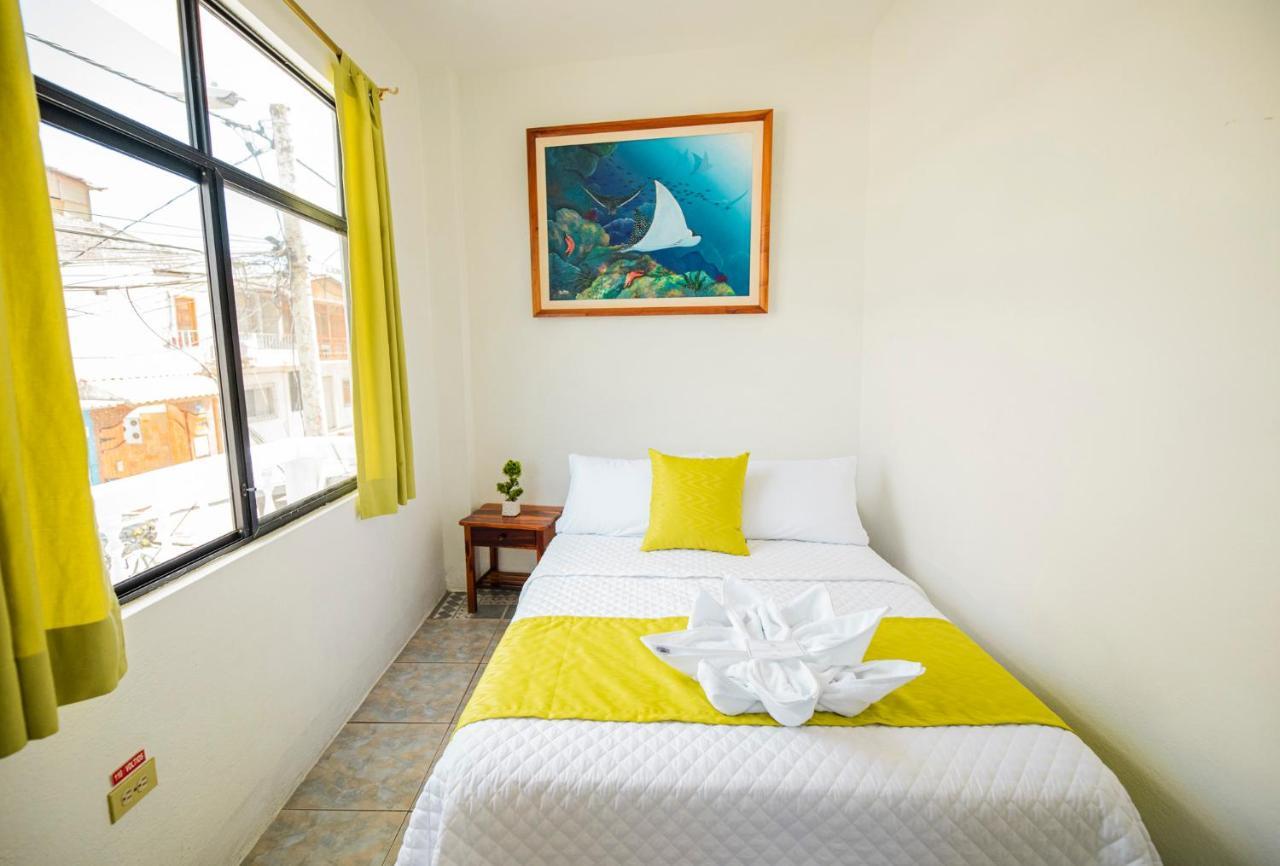 Hostal Gardner Galapagos Puerto Ayora  Exteriör bild