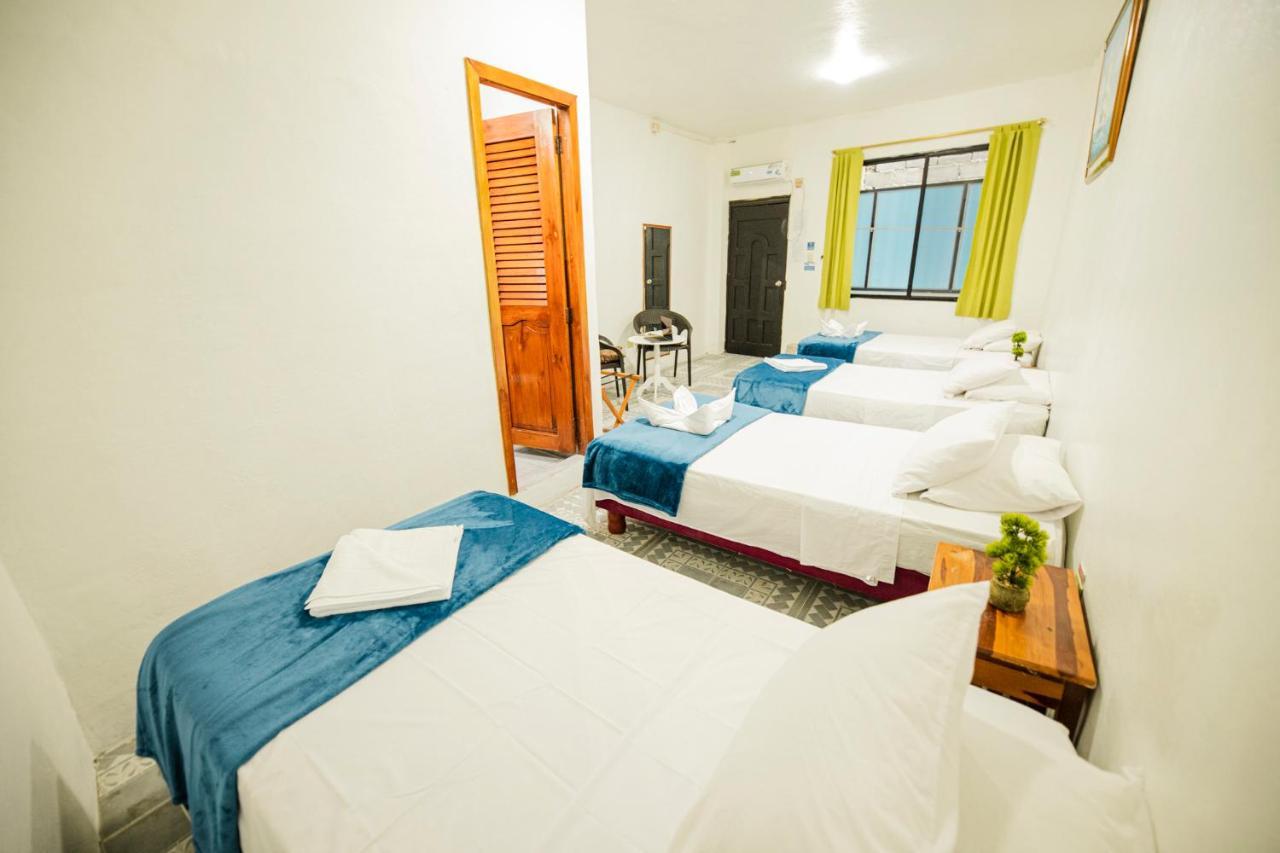 Hostal Gardner Galapagos Puerto Ayora  Exteriör bild
