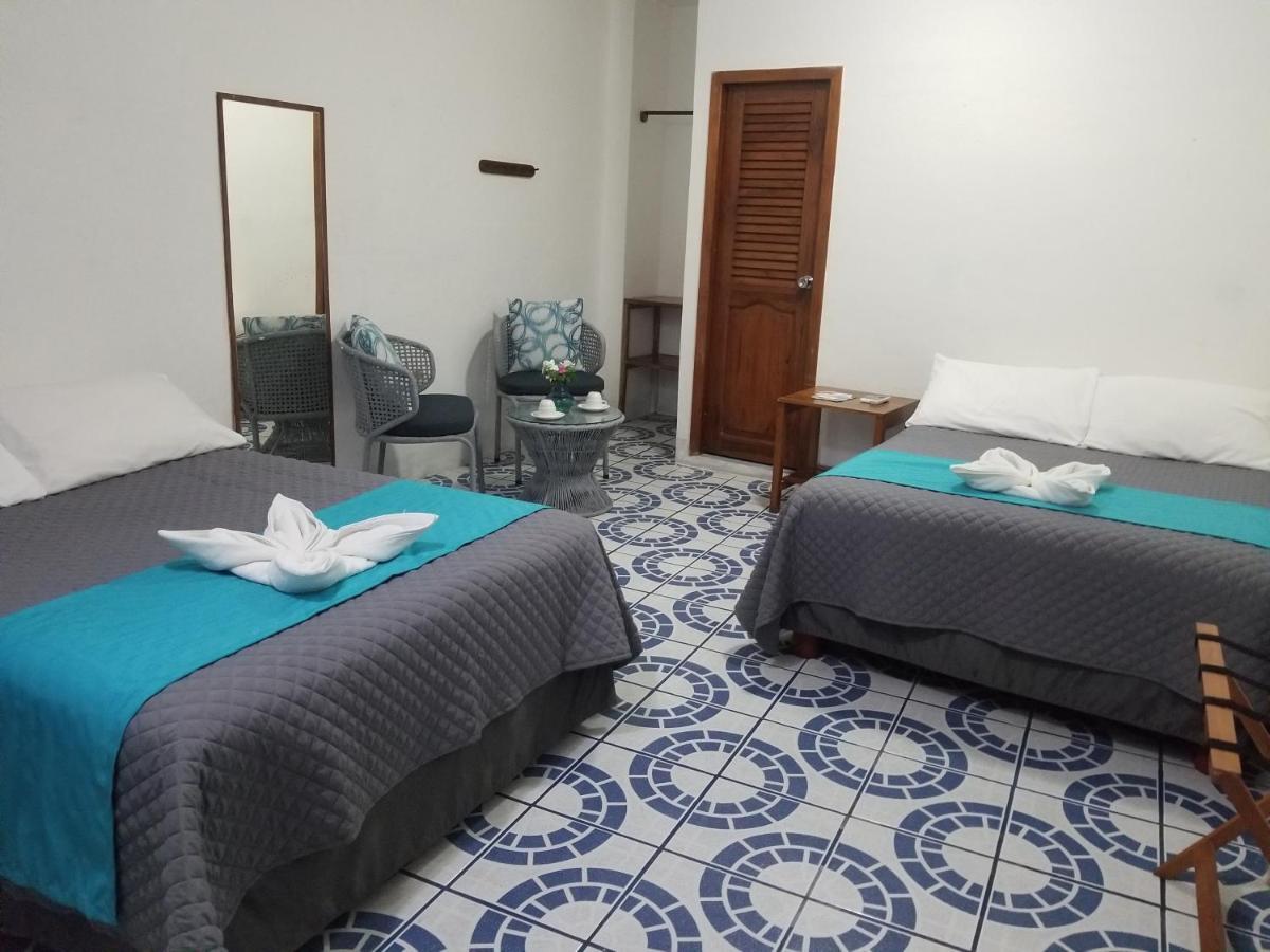 Hostal Gardner Galapagos Puerto Ayora  Exteriör bild